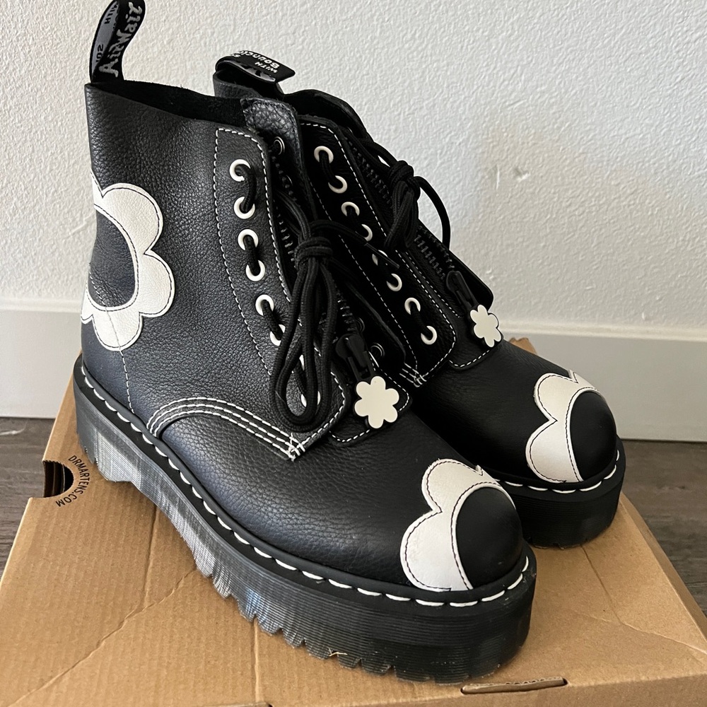 Doc Marten Sinclair Black and White Flower Boots Size 9